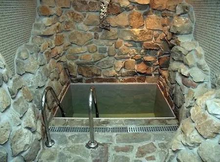 Hotel Baltaci U Náhonu 3*